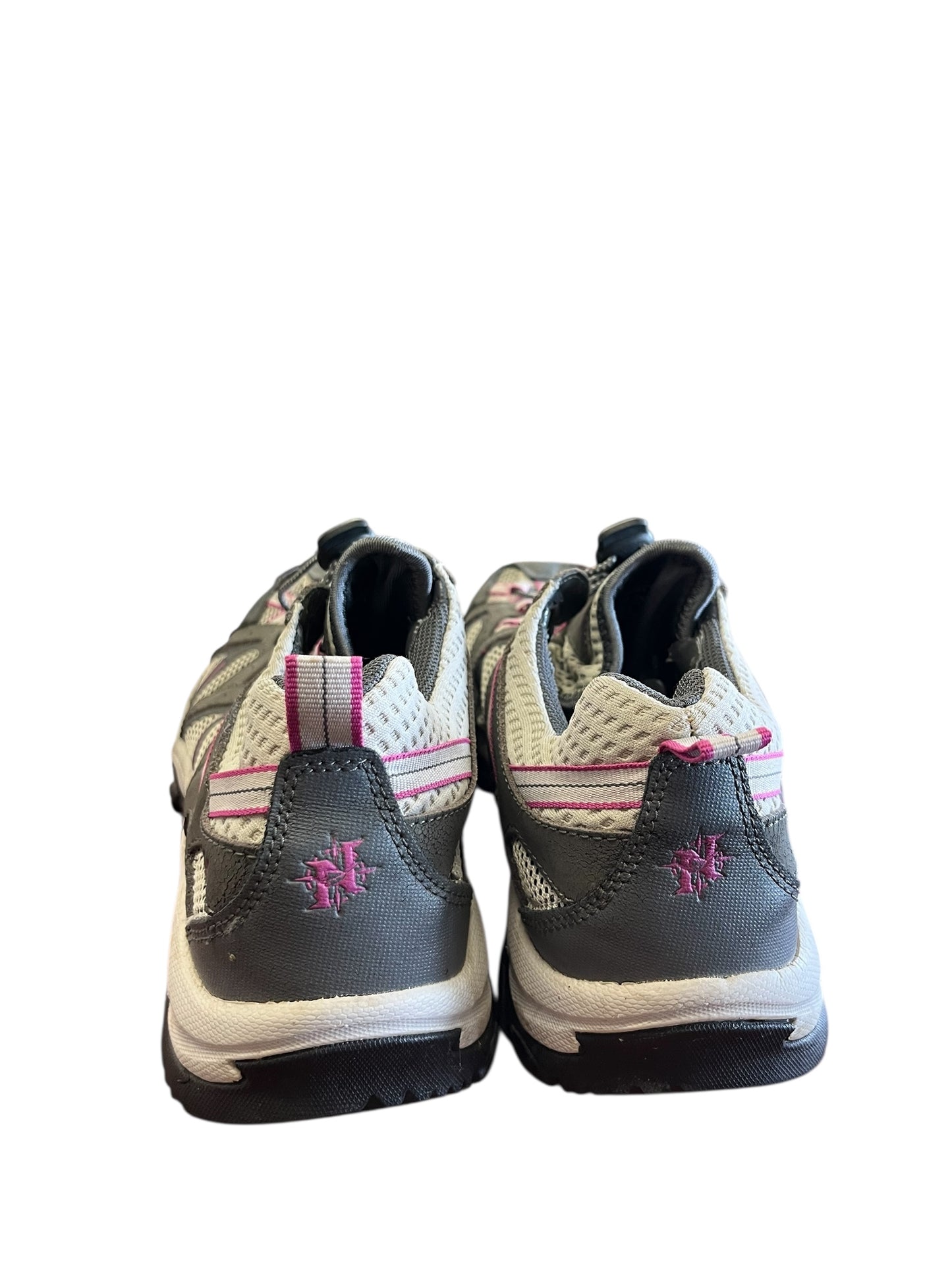 Gray Nevados Sneakers, 11