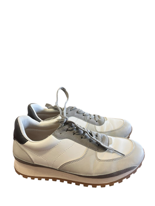 gray and white Universal Thread Sneakers, 7