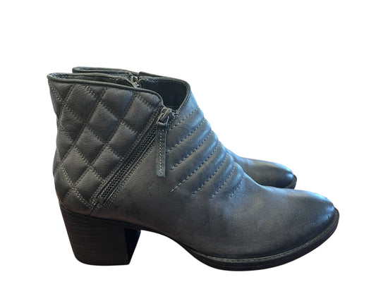 Gray Clarks Boots, 9