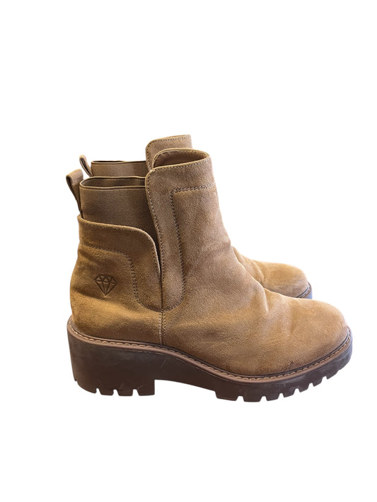 Tan Rock & Candy Boots, 9