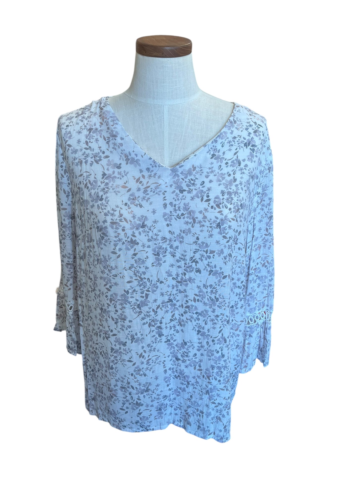 gray floral Fred David Women's top, Large