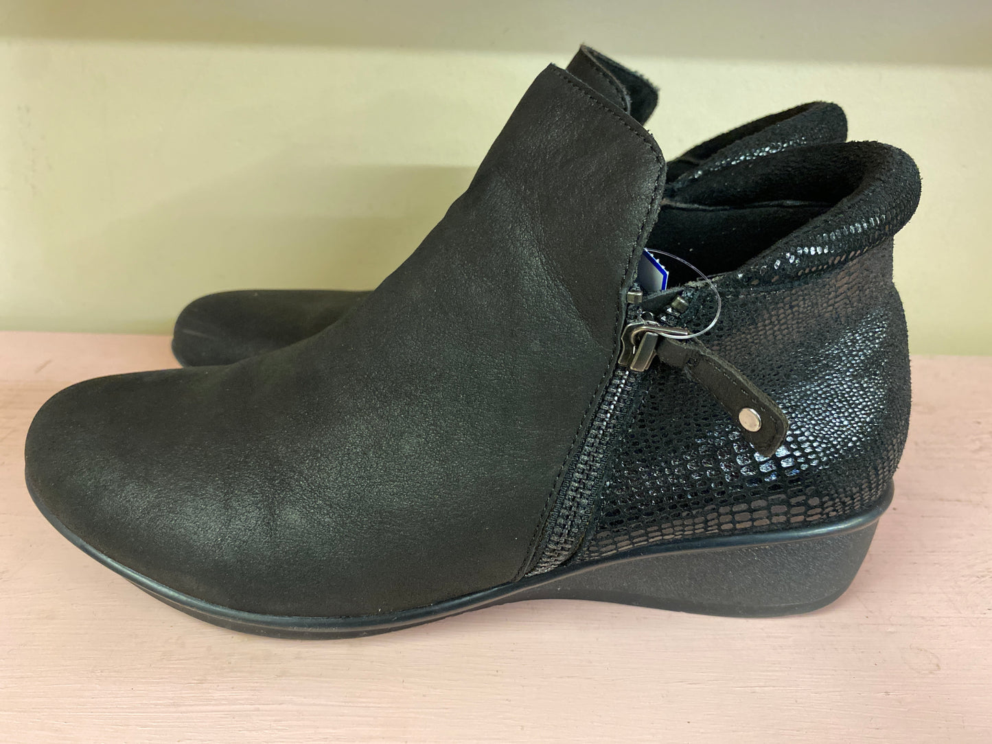 Black Revere shoes, 9