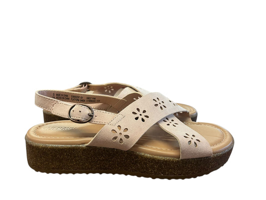 Blush Old Navy sandals, 5