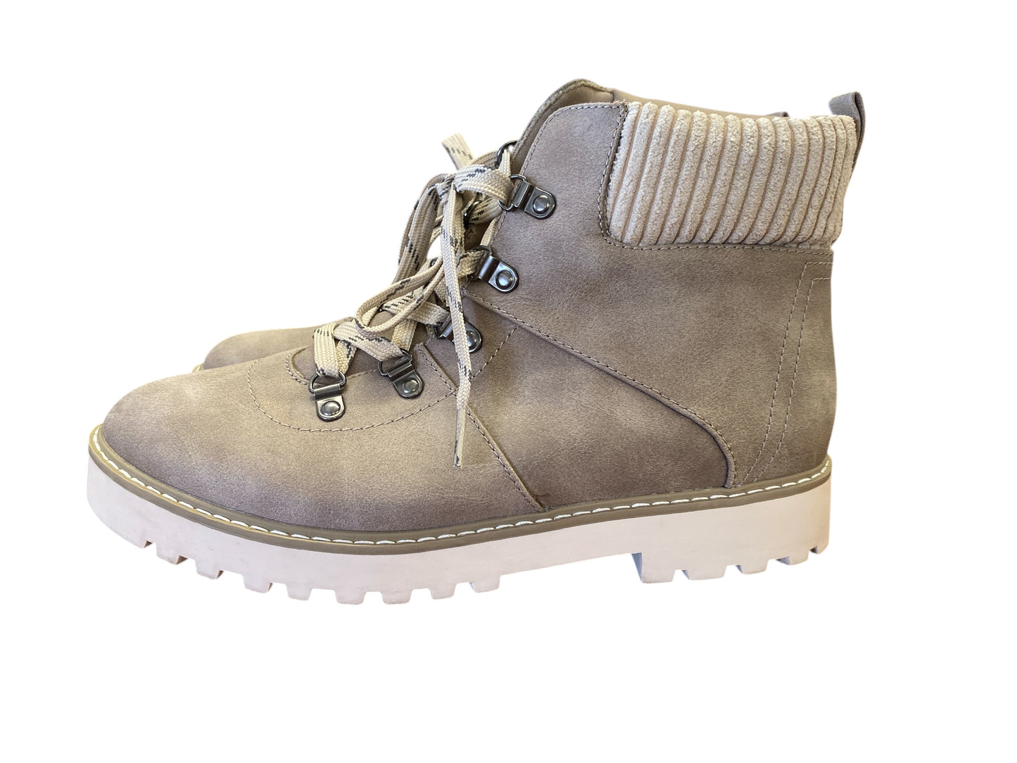 Beige Cliffs by White Mountain Boots, 10