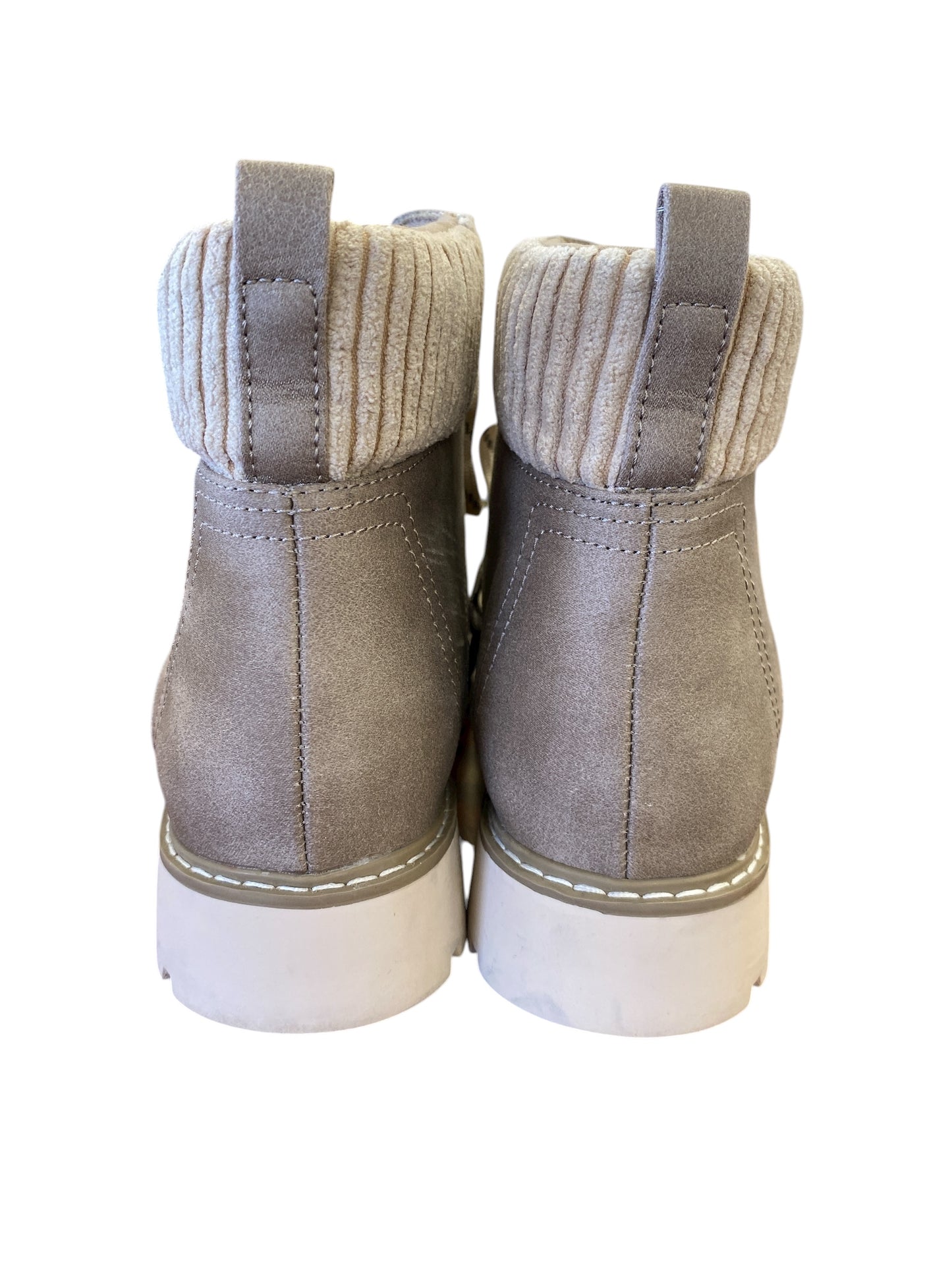 Beige Cliffs by White Mountain Boots, 10