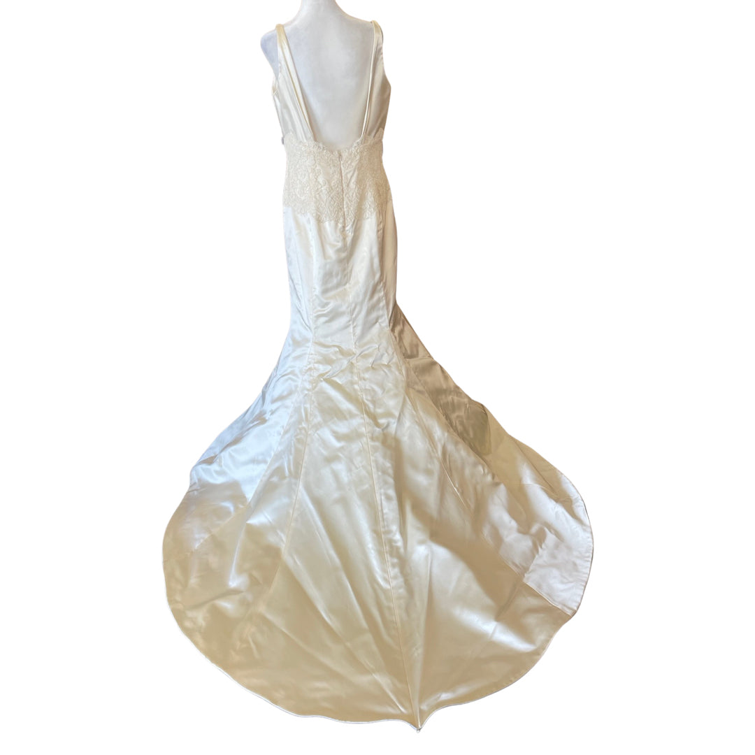Jim Helme Size 14 Cream Wedding Dress