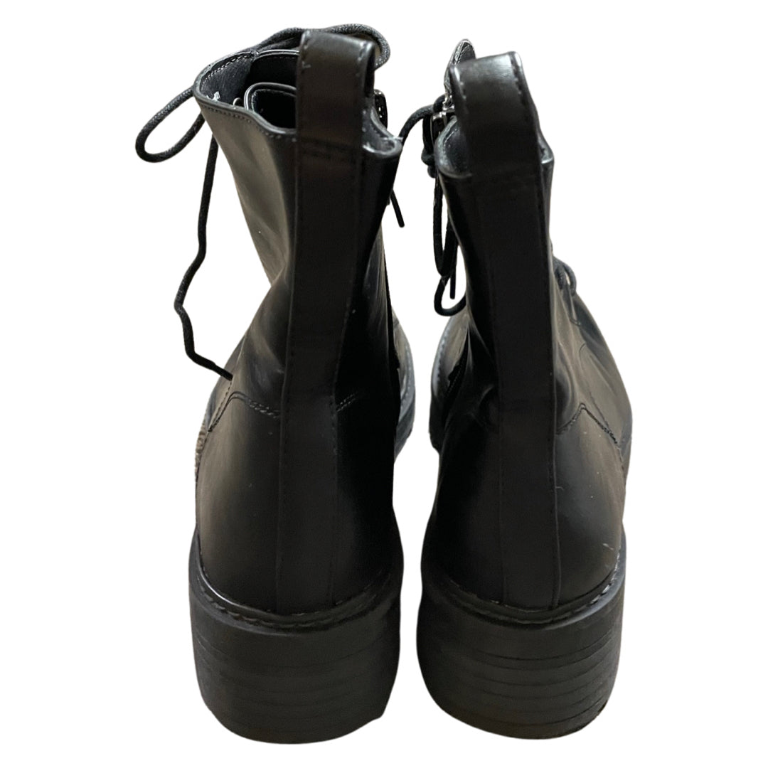 7.5 Universal Threads Boots