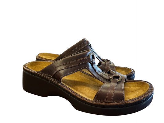 Naot Size 39 brown Sandals